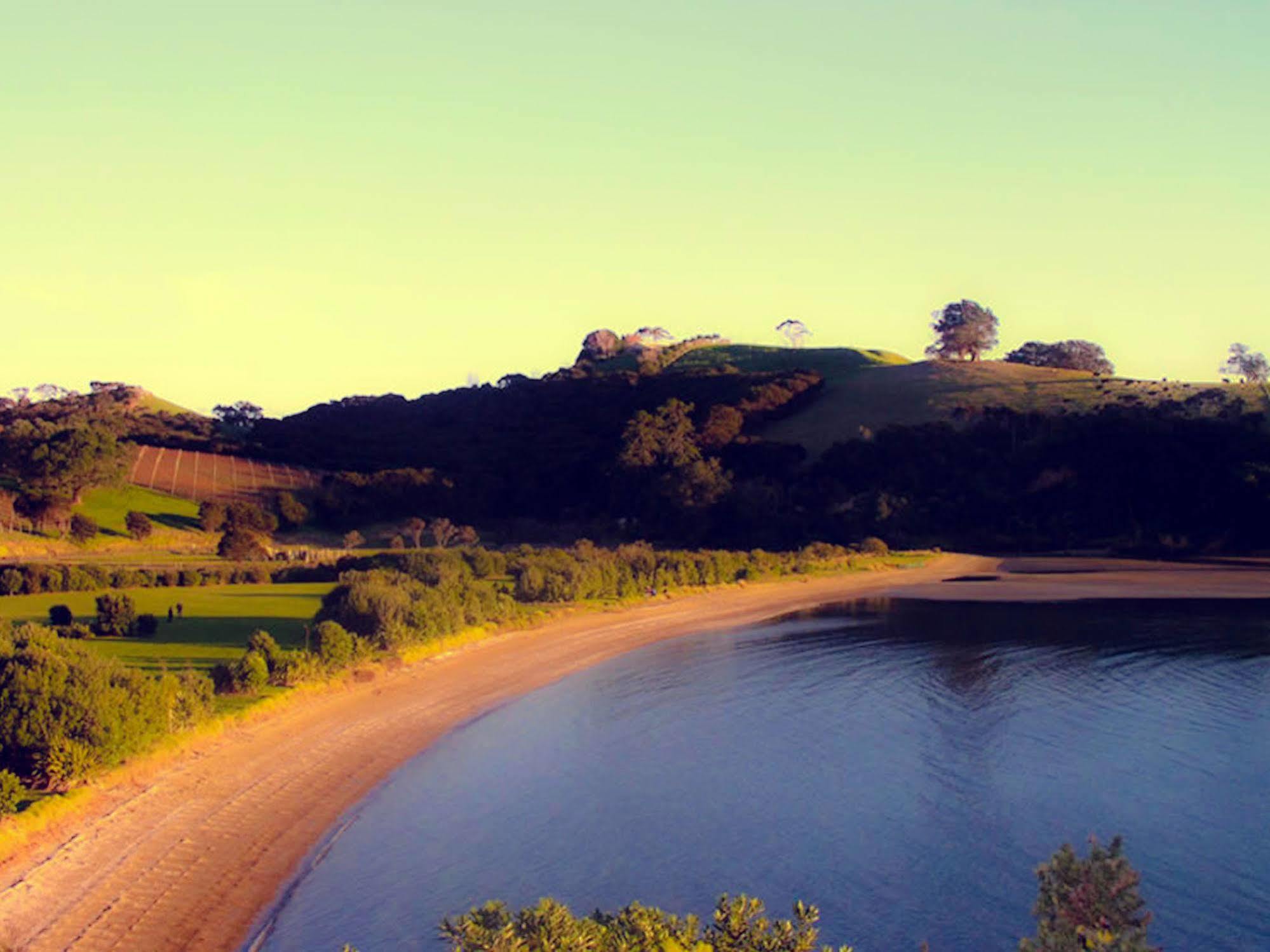 Koi Roc Waiheke Island Accommodation ภายนอก รูปภาพ